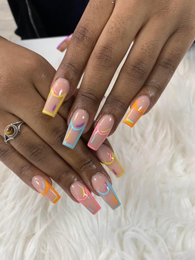 Geometric French tips